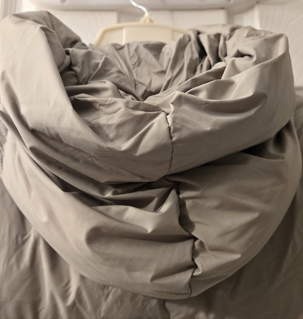 Babaton / Aritzia The Duvet Puffer Mid - Picture 5 of 13